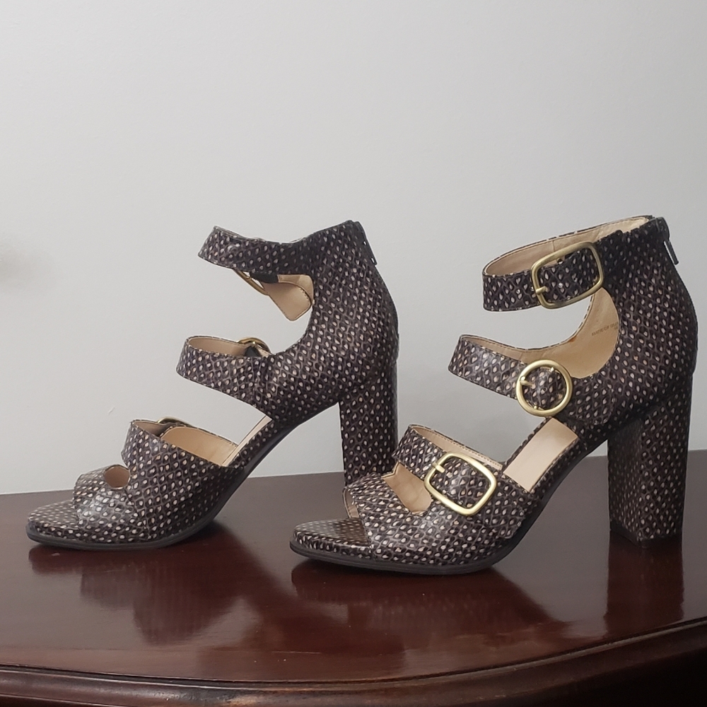 Nine West Brown Alligator Print Strappy Gold Buckled Block Heels Size 8.5